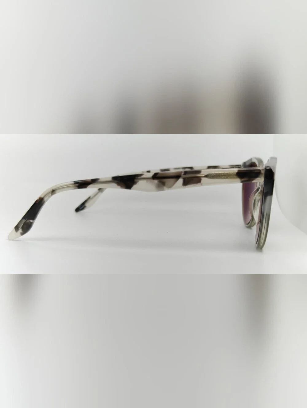 Leilani Frosted Black Tortoiseshell Uplift Effect. Acetate.